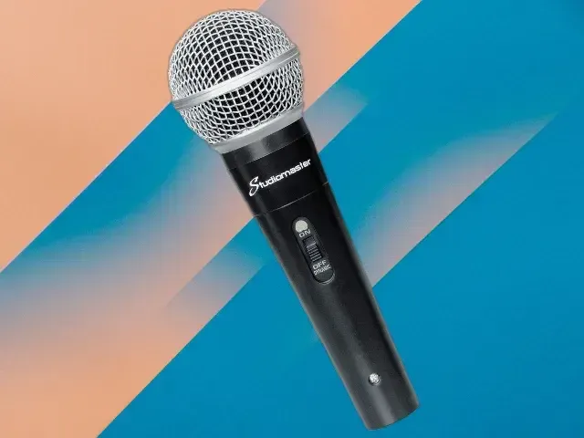 Studiomaster KM52 Dynamic Cardioid Mic